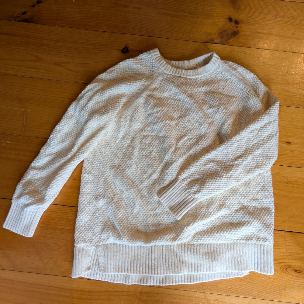 Old Navy Women's Cream Crew Neck Sweater